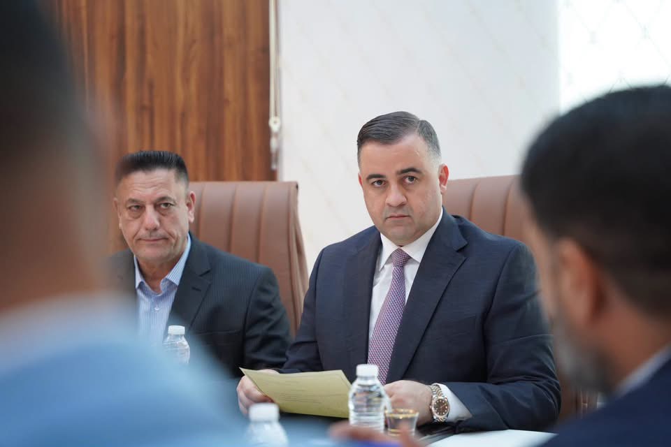 محافظ صلاح الدين يعقد اجتماعًا مع اللجنة المركزية لمتابعة المشاريع