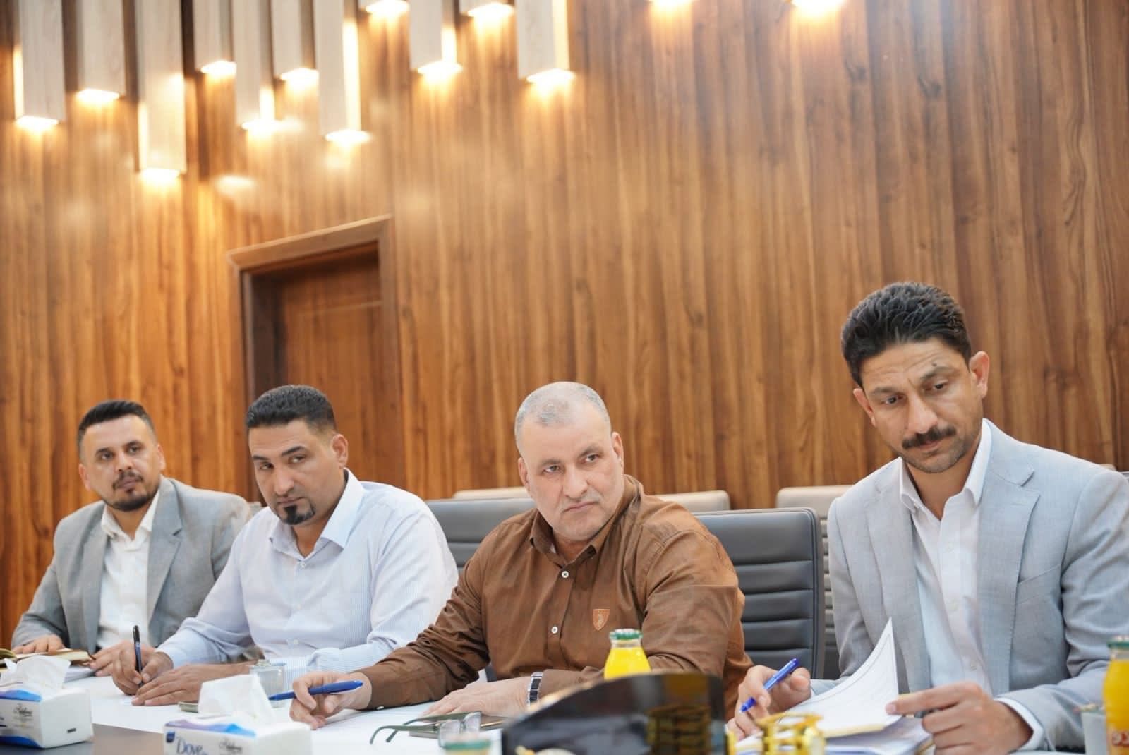 ترأس محافظ صلاح الدين، السيد هيثم الزهوان، اجتماع اللجنة المركزية الخاصة بمتابعة المشاريع في المحافظة، بحضور النائب الفني المهندس مفيد منعم البلداوي.