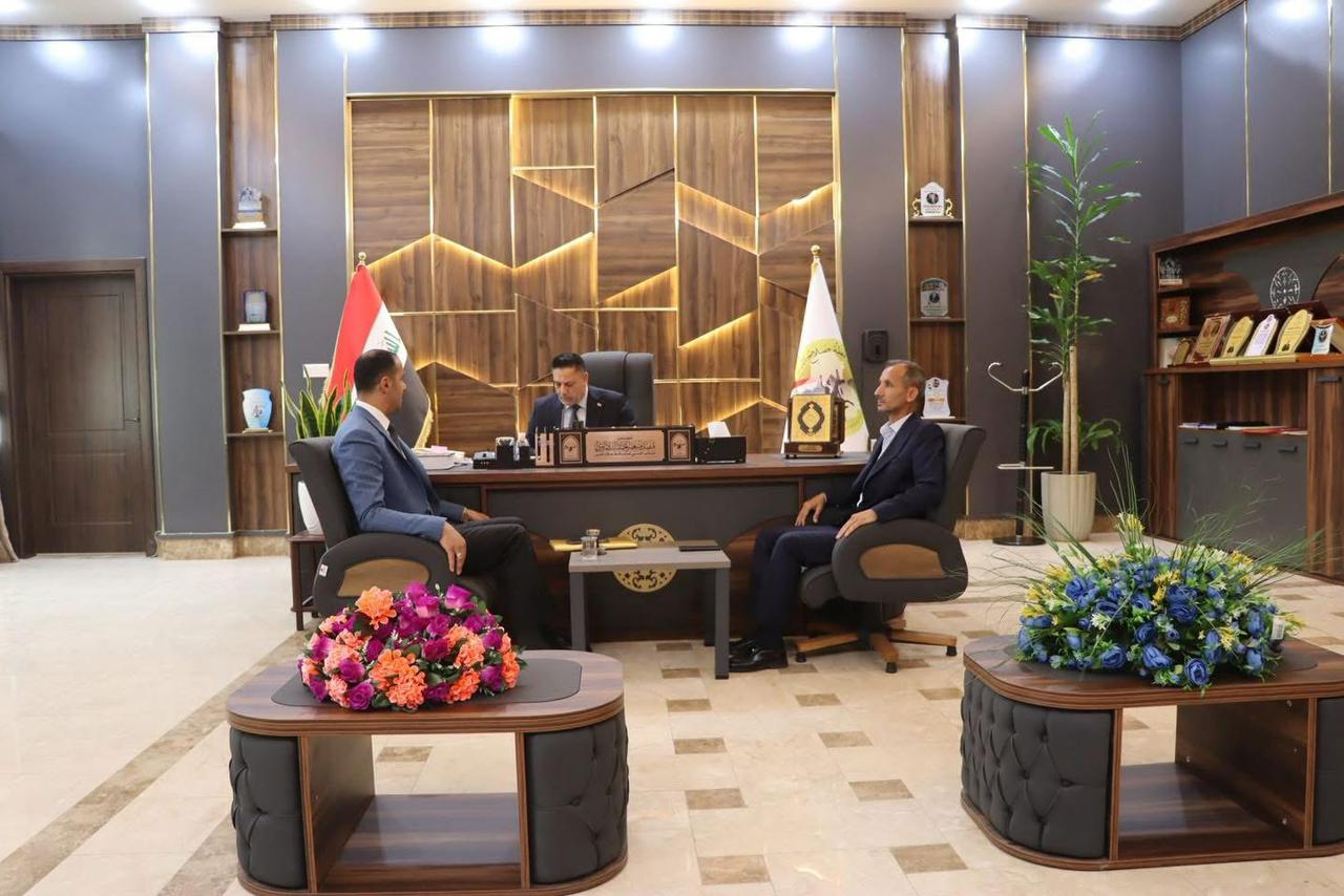 تنفيذاً لتوجيهات محافظ صلاح الدين السيد هيثم الزهوان، التقى النائب الفني للمحافظ المهندس مفيد البلداوي، مدير ناحية المعتصم السيد جبار الحاوي، لبحث عدد من الملفات الخدمية المهمة التي تمس حياة المواطنين في الناحية.