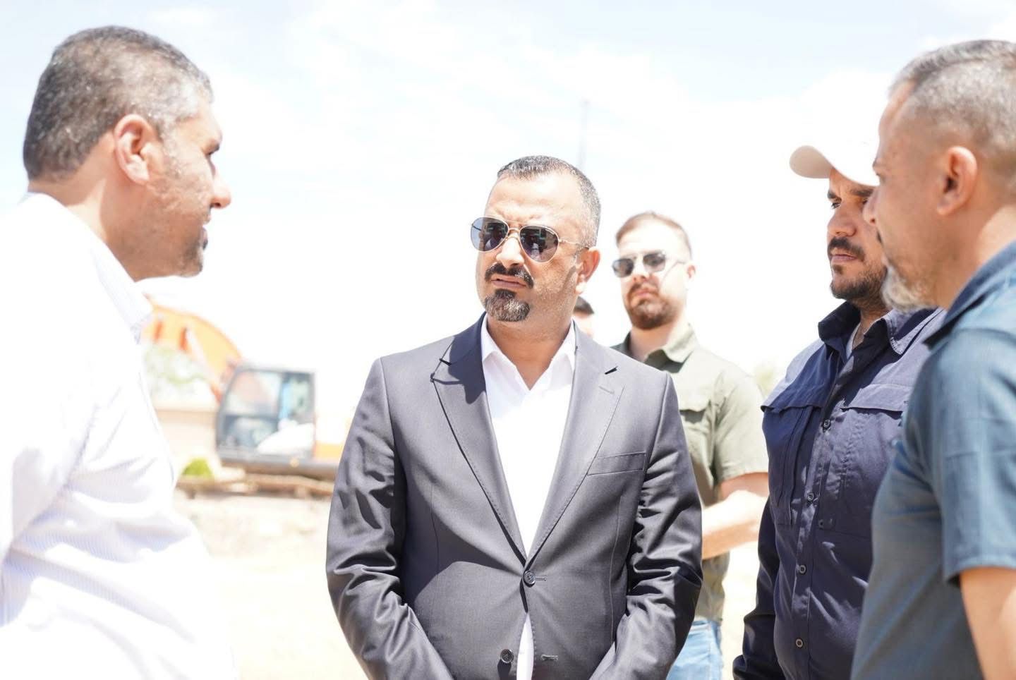تنفيذاً لتوجيهات محافظ صلاح الدين السيد هيثم الزهوان ، أجرى معاون المحافظ للشؤون الفنية المهندس عمر الجراد زيارة ميدانية إلى بلدية العوجة، وكان في استقباله مدير بلدية العوجة المهندس عمر خليل الرمل.